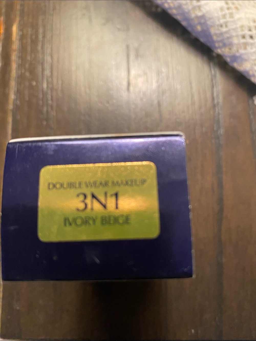 Estee Lauder Double Wear Foundation!!
3N1 IVORY BEIGE
Old Formula
New with box! - Picture 2 of 2